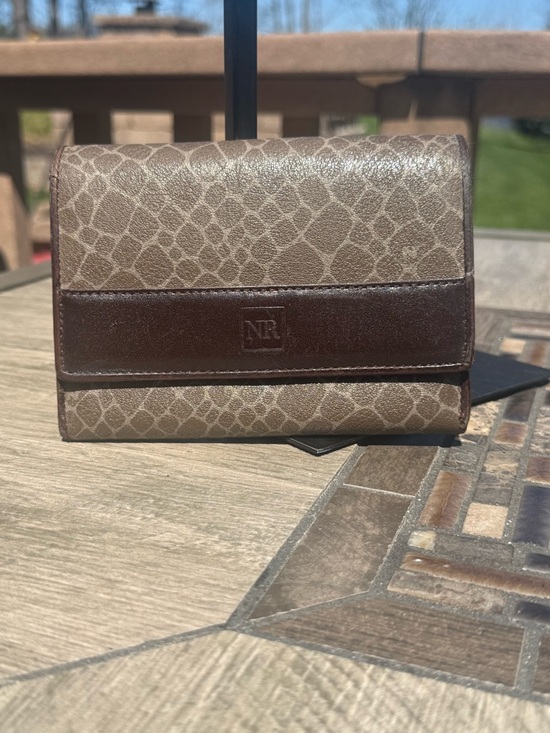 Nina Ricci Handbags - Vintage Nina Ricci leather trifold wallet Giraffe Print Kisslock